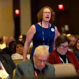 �f˹�vԒ���ᡰ�Ƿ������c���r�ϝq֮�g�Pϵ���������߮������